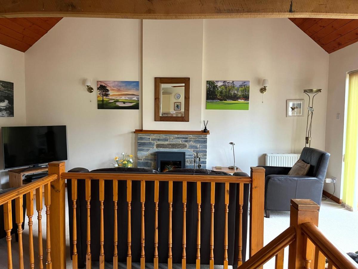 The Nineteenth, Oakridge St Mellion, Free Golf/Spa Exteriör bild
